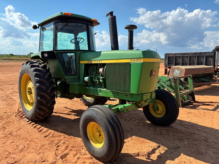 john-deere-4430-image-2