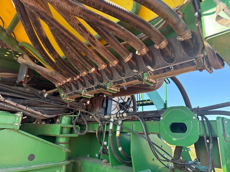 2014-john-deere-1770nt-image-32