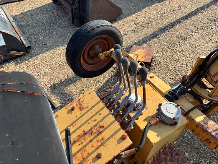 #3470-•-self-propelled-backhoe-image-6