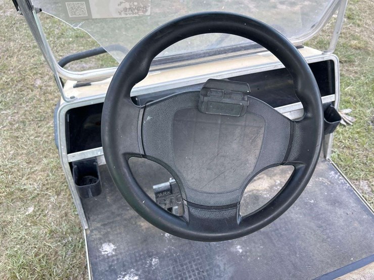 2013-club-car-carryall-252-image-7