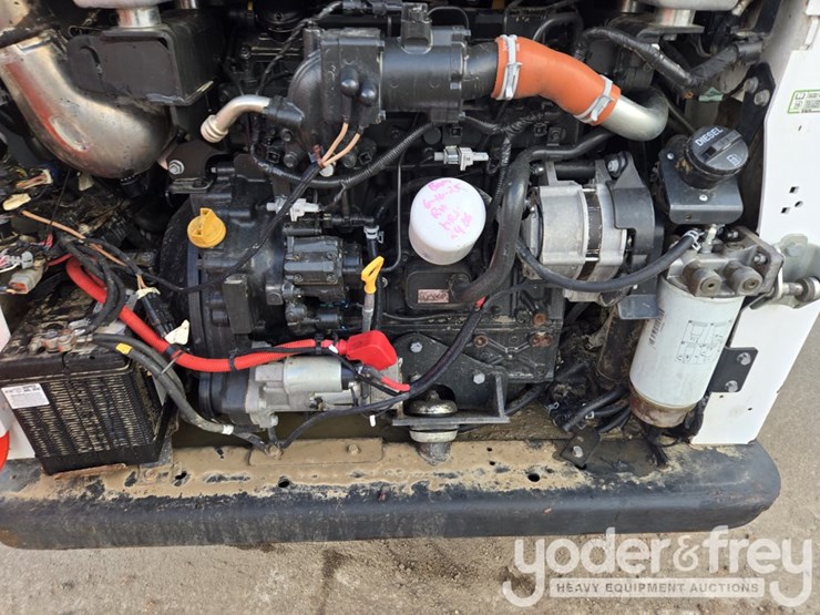 2022-bobcat-t770-image-31