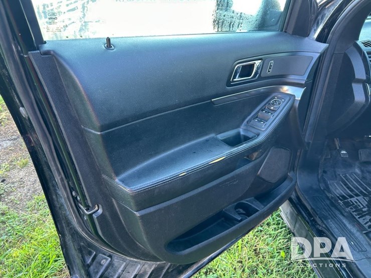 2018-ford-explorer-image-22