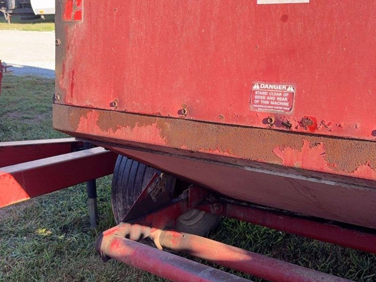 new-holland-853-image-14