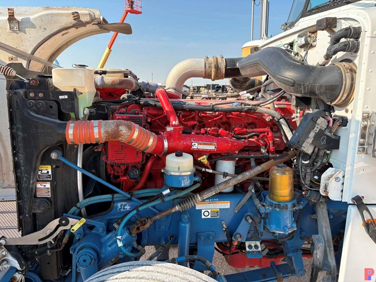 2013-peterbilt-367-image-9