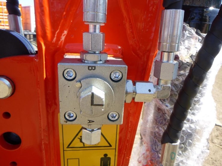 2025-tpm-16-hydraulic-excavator-image-13