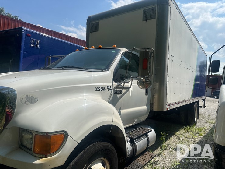 2015-ford-f650-image-1