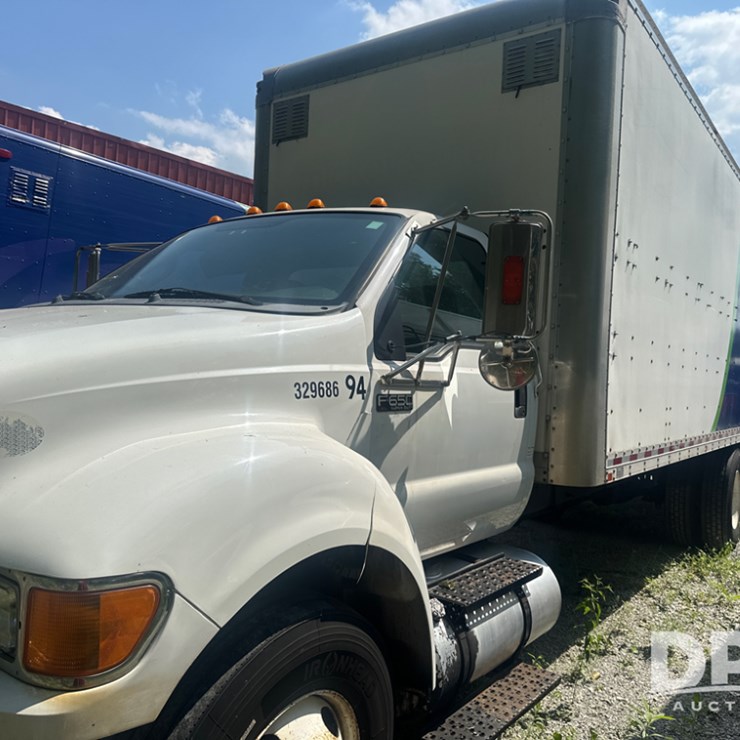 2015 FORD F650
