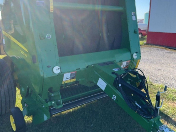 2020-john-deere-560m-image-4