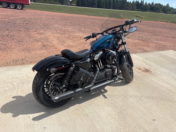 2017-harley-davidson-x11200-motorcycle-image-4