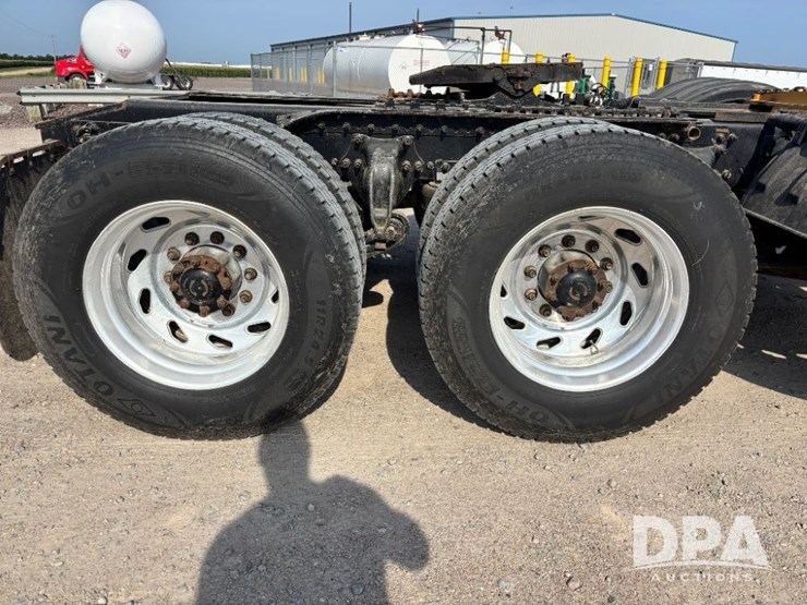 2006-freightliner-columbia-day-cab-truck-(gp11331,-unit-88)-image-44