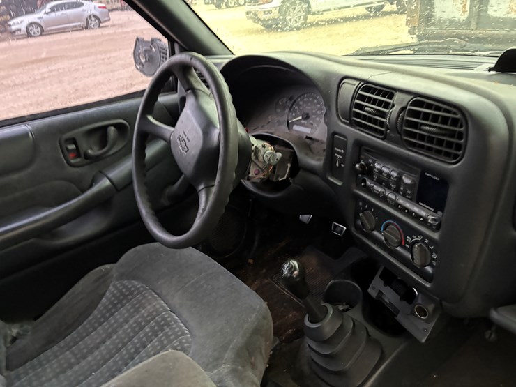 1999-chevrolet-s10-image-7
