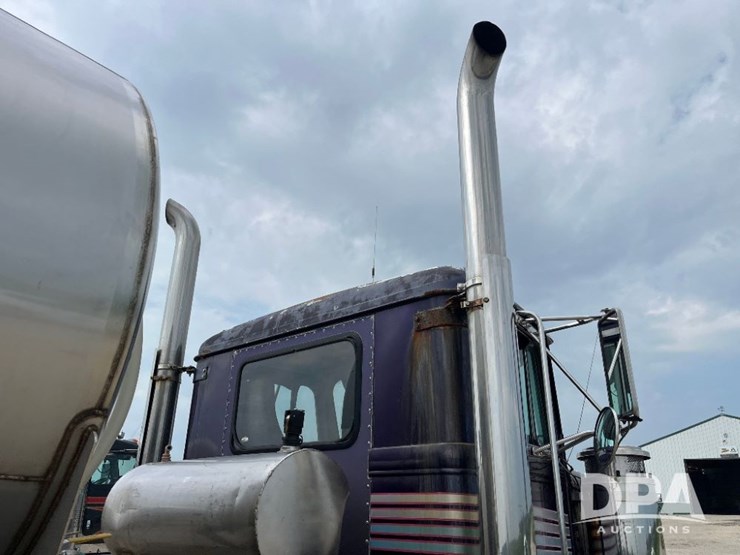 1996-western-star-model-496f-liquid-nurse-truck-(jn2748,-unit-40582)-image-35