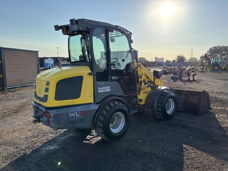 2014-wacker-neuson-wl32-image-3