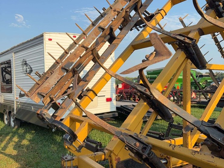 landoll-tilloll-876,-35ft,-3-bar-harrow-with-beater,-walking-tandem,-updated-reel-savers-image-8