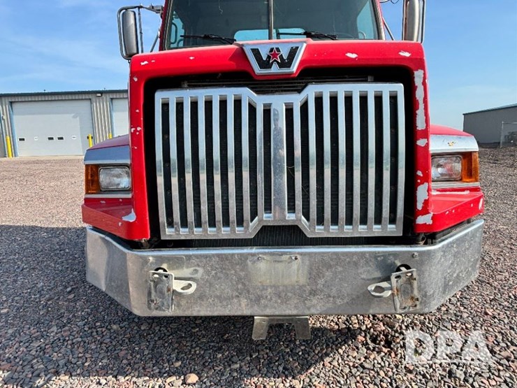 2017-western-star-w4700sb-day-cab-truck-(gp11326,-unit-81)-image-19