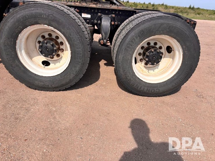 2006-sterling-day-cab-truck-(gp11332,-unit-18)-image-32