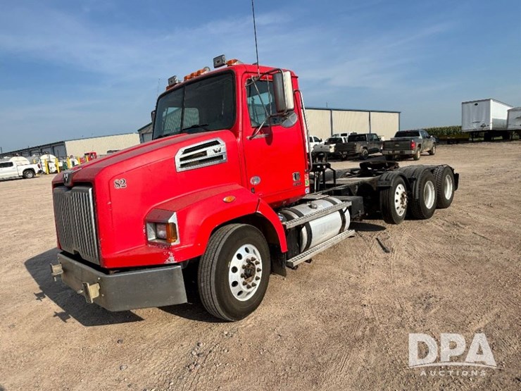 2017-western-star-w4700sb-day-cab-truck-(gp11329,-unit-82)-image-20