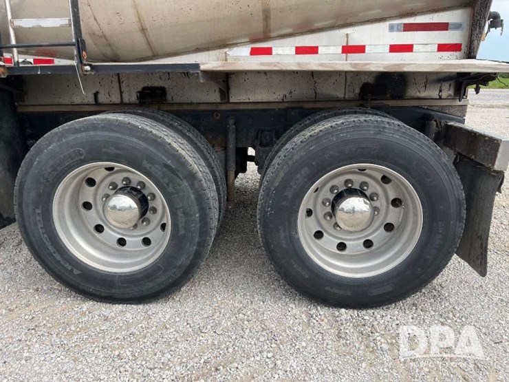 1996-western-star-model-496f-liquid-nurse-truck-(jn2748,-unit-40582)-image-47