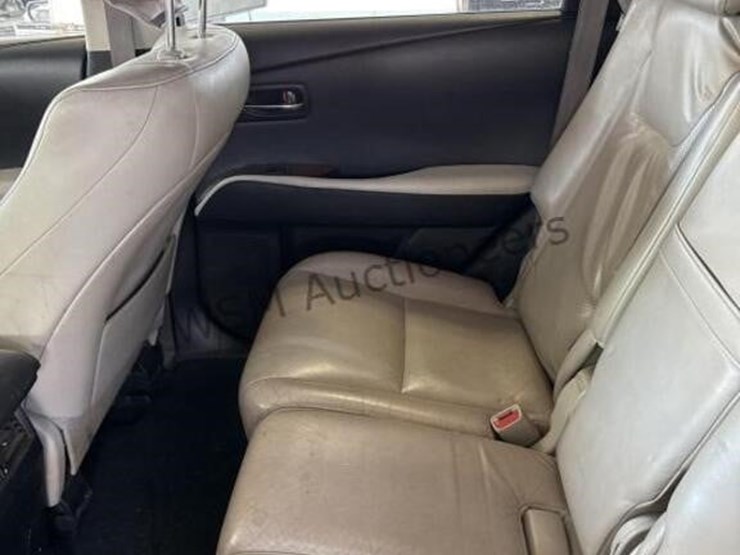 2010-lexus-rx-450h-hybrid-suv-image-24