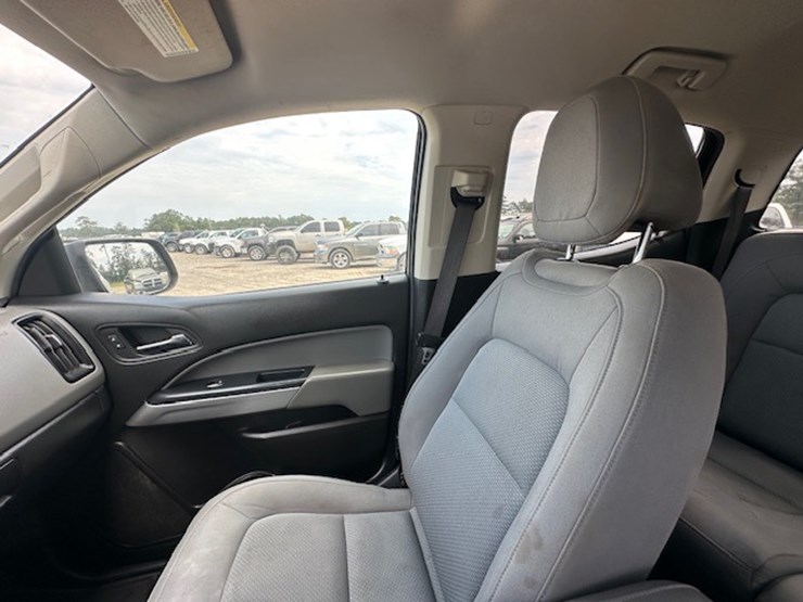 2020-chevrolet-colorado-image-38
