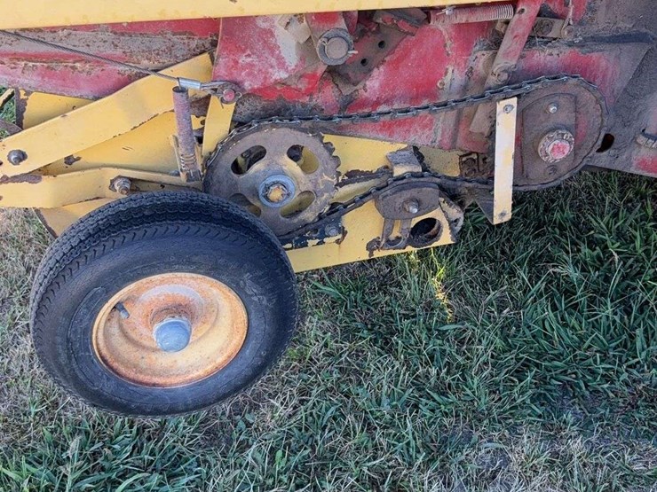 new-holland-853-image-6