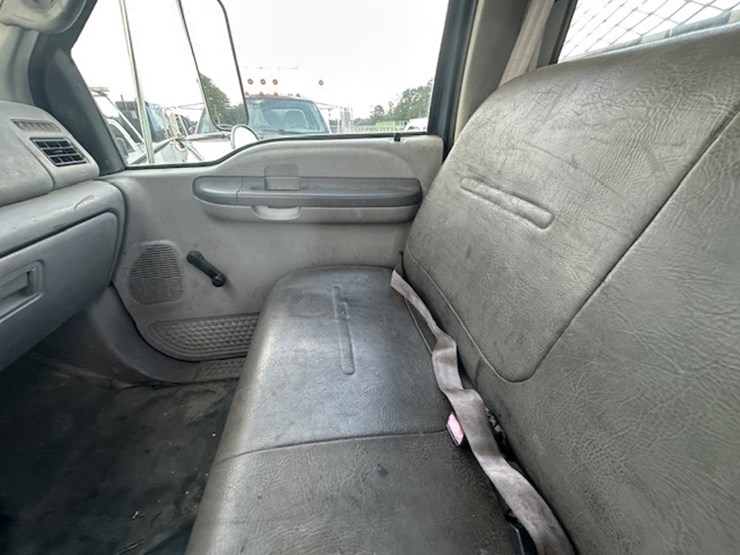 2000-ford-f650-image-39
