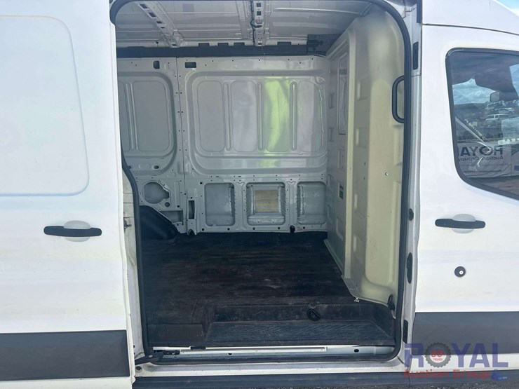 2015-ford-transit-image-16