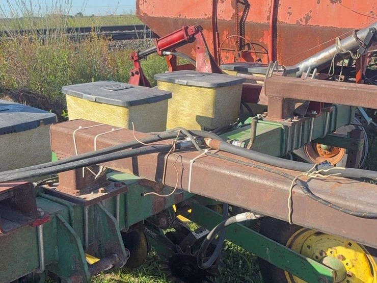 john-deere-7100-image-4