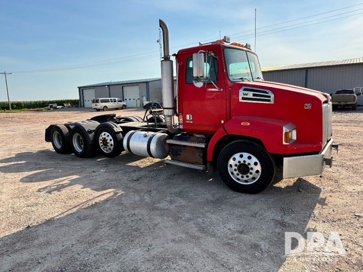 2017-western-star-w4700sb-day-cab-truck-(gp11329,-unit-82)-image-6