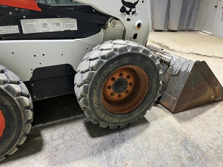 2019-bobcat-s570-image-16