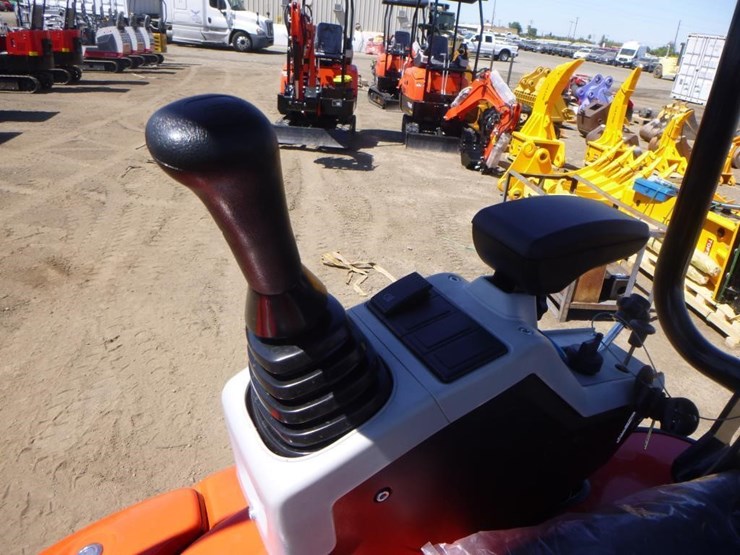 2025-tpm-16-hydraulic-excavator-image-22