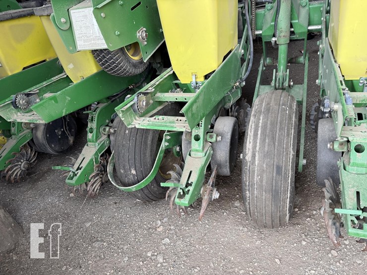 1997-john-deere-1770-image-28