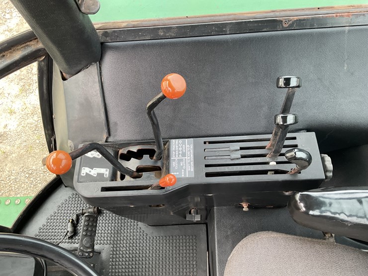 john-deere-4440-image-8