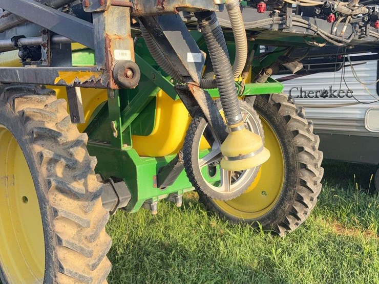 top-air-1200-sprayer,-90ft-boom,-monitor-control-box,-manual,-hydraulic-drive,-1200-gallon-tank,-used-this-spring,-20"-spacing,-320/90r46-tires-image-14