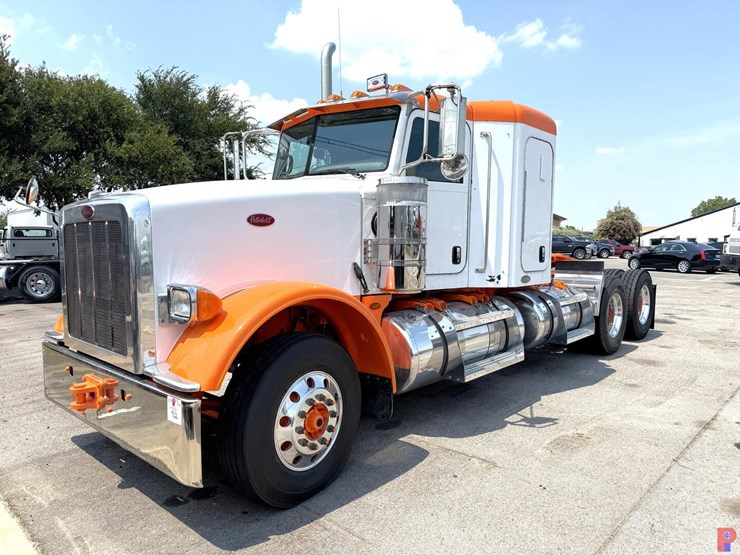 2013-peterbilt-367-image-1