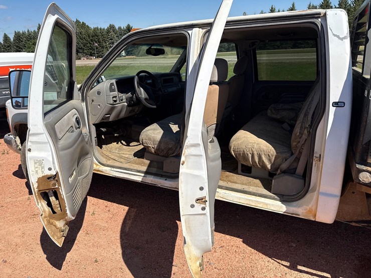 2000-chevy-3500-pickup-image-11