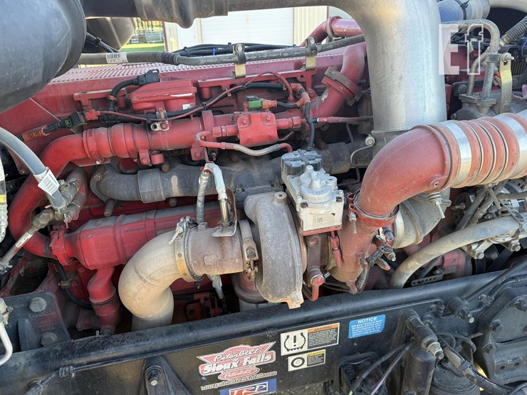 2021-peterbilt-389-image-37