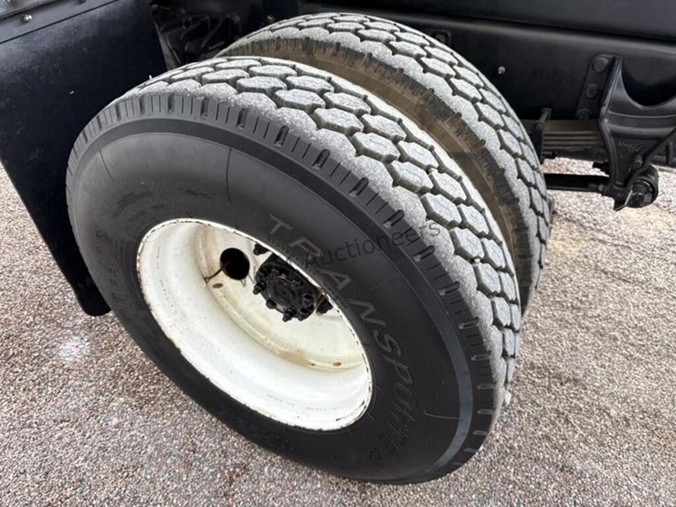 2012-ford-f750-image-15