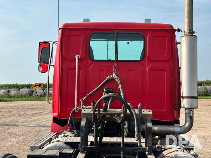 2017-western-star-w4700sb-day-cab-truck-(gp11329,-unit-82)-image-46