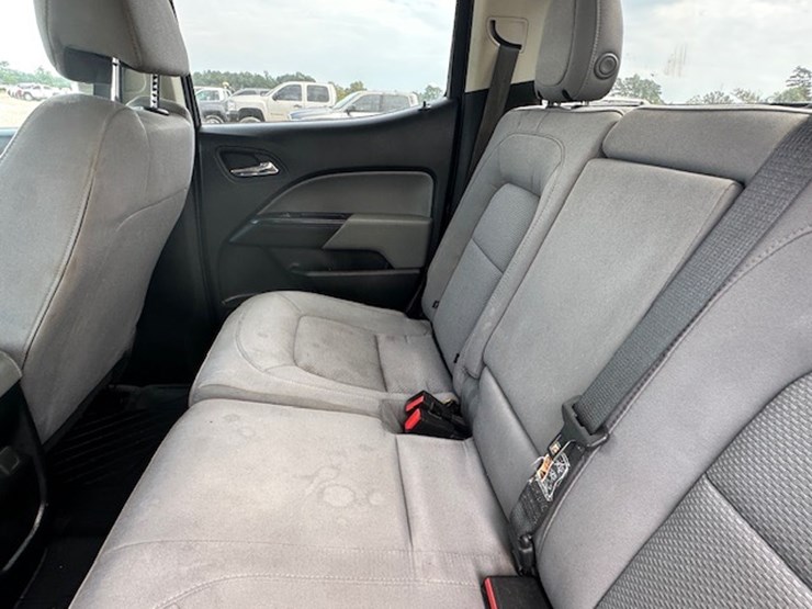 2020-chevrolet-colorado-image-24