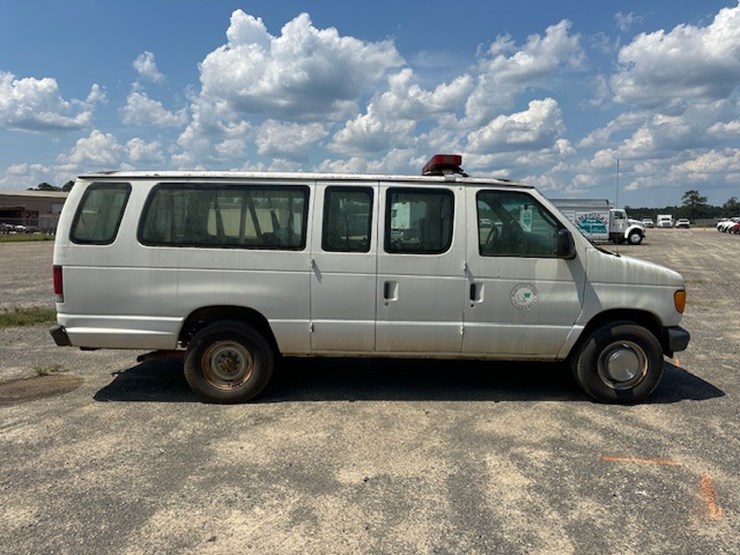 2007-ford-e350-image-7