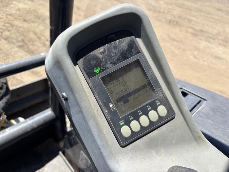 2020-yanmar-vi035-hydraulic-excavator-image-23