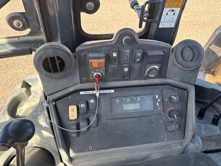 deere-310sj-image-23