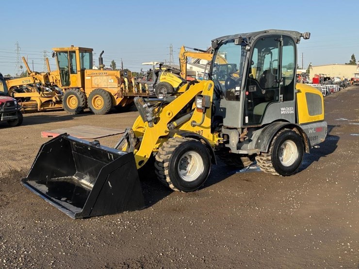 2014-wacker-neuson-wl32-image-1