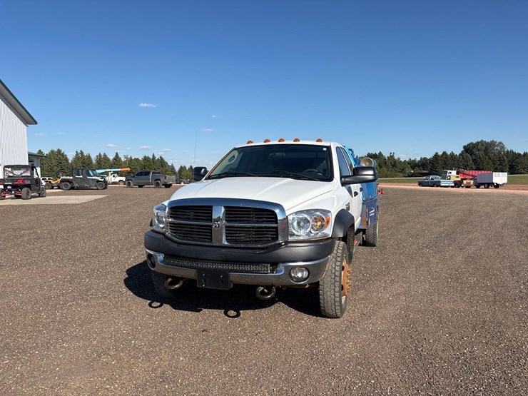 2009-dodge-ram-4500-image-2