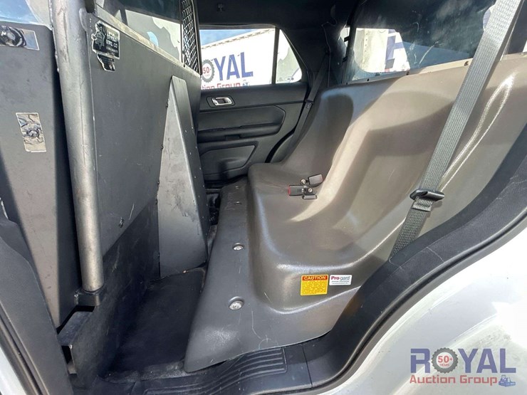 2018-ford-explorer-image-24
