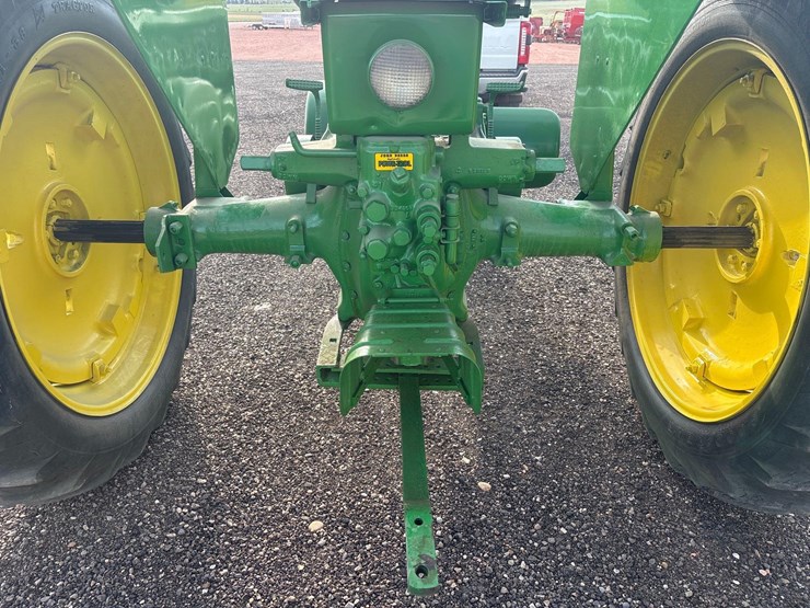 1949-john-deere-b-image-13