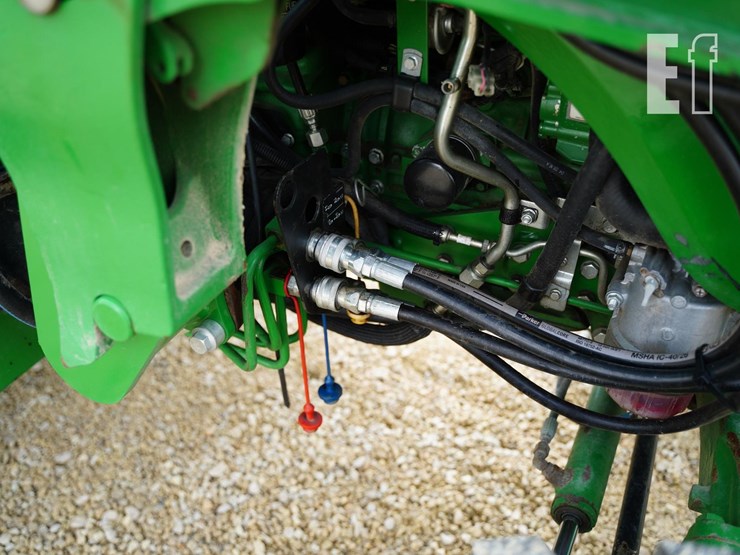 john-deere-4044r-image-19