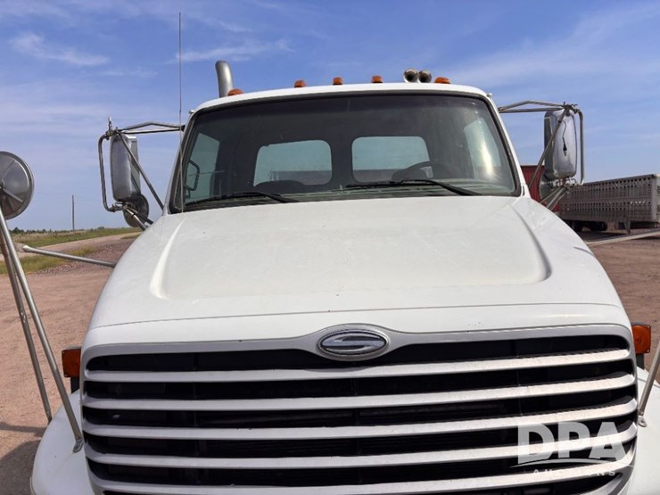 2006-sterling-day-cab-truck-(gp11332,-unit-18)-image-18