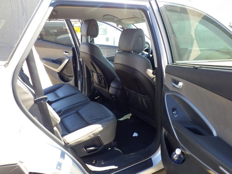 2016-hyundai-santa-fe-image-9